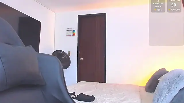 Snapshot of RJBarto chatting on October 17, 2025, 6:21 pm RJBarto online show from October 17, 2025, 6:21 pm