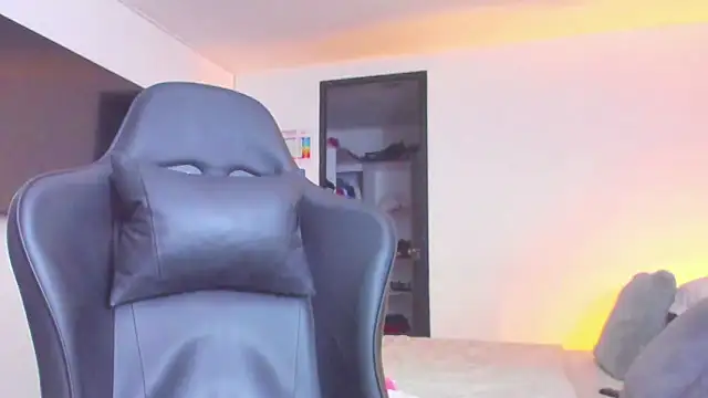 Snapshot of RJBarto chatting on September 27, 2025, 6:36 pm RJBarto online show from September 27, 2025, 6:36 pm