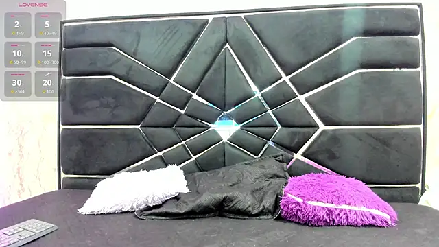 Snapshot of LITTLESUSSYY_ chatting on September 19, 2025, 11:47 am LITTLESUSSYY online show from September 19, 2025, 11:47 am