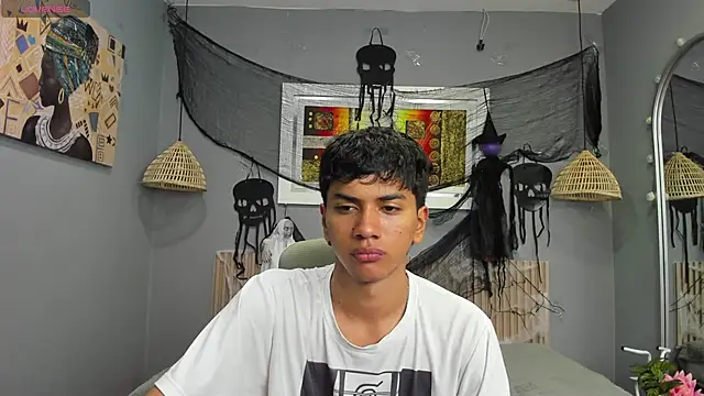 Snapshot of markbowie chatting on October 28, 2025, 11:53 am markbowie online show from October 28, 2025, 11:53 am