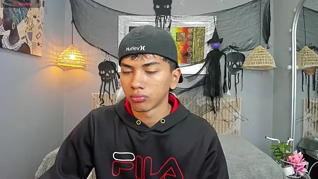 Snapshot of markbowie chatting on October 25, 2025, 11:20 am markbowie online show from October 25, 2025, 11:20 am