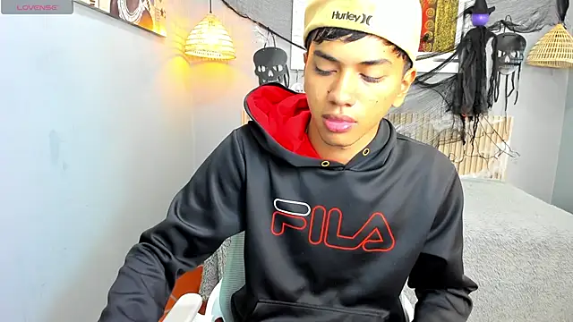 Snapshot of markbowie chatting on October 29, 2025, 11:42 am markbowie online show from October 29, 2025, 11:42 am