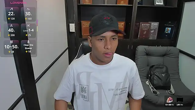 Snapshot of IsaacBlack_ chatting on October 19, 2025, 5:10 am IsaacBlack  online show from October 19, 2025, 5:10 am