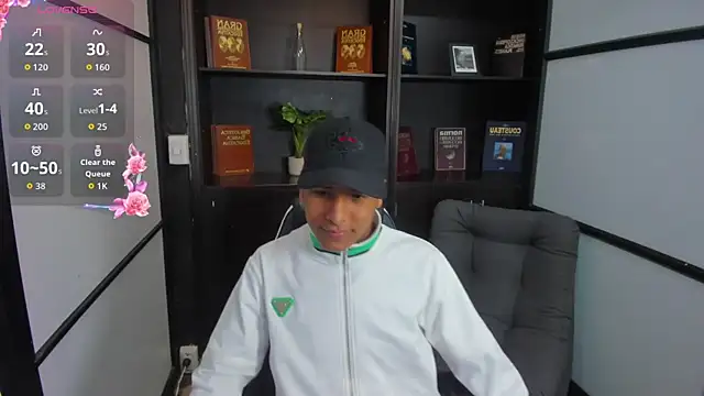 Snapshot of IsaacBlack_ chatting on October 4, 2025, 4:47 am IsaacBlack  online show from October 4, 2025, 4:47 am