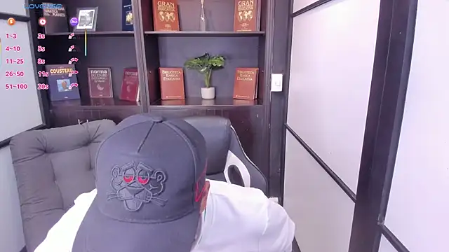 Snapshot of IsaacBlack_ chatting on October 13, 2025, 4:36 am IsaacBlack  online show from October 13, 2025, 4:36 am