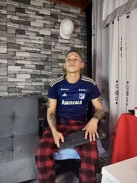 Snapshot of Masterblue_hot chatting on October 11, 2025, 1:06 am Masterblue hot online show from October 11, 2025, 1:06 am