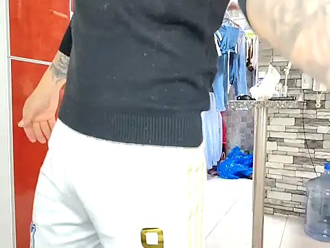 Snapshot of Masterblue_hot chatting on February 22, 2026, 2:41 pm Masterblue hot online show from February 22, 2026, 2:41 pm