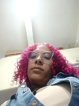 CATTALINAHOT online show from April 13, 2026, 3:43 am