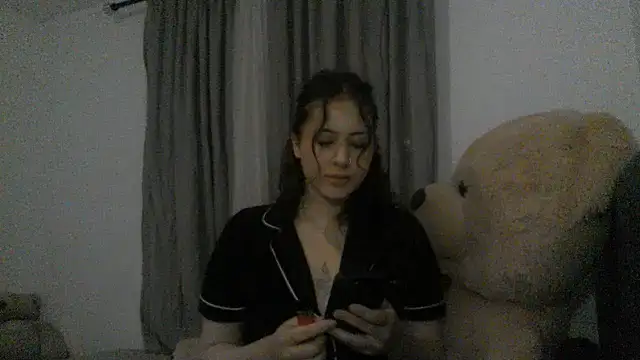 laylabliss online show from October 10, 2025, 2:01 am