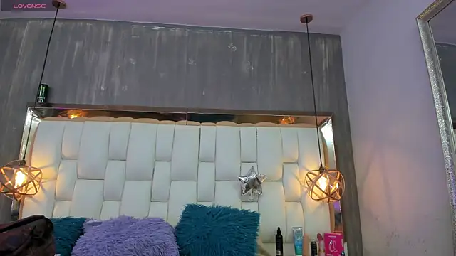 Foxxy Doll online show from April 1, 2026, 2:25 pm