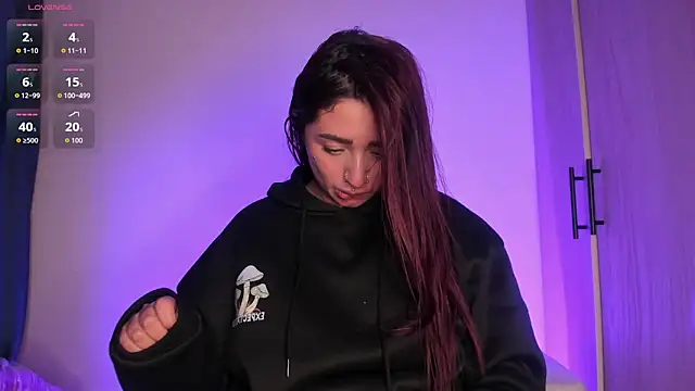 scarlett Collinss online show from December 23, 2025, 5:18 am