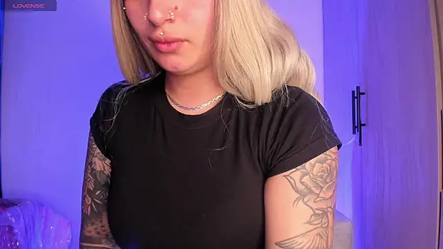 Snapshot of scarlett_Collinss chatting on October 5, 2025, 2:35 am scarlett Collinss online show from October 5, 2025, 2:35 am