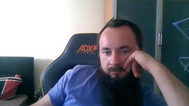 Snapshot of LondonMan1988 chatting on May 30, 2026, 9:37 am LondonMan1988 online show from May 30, 2026, 9:37 am