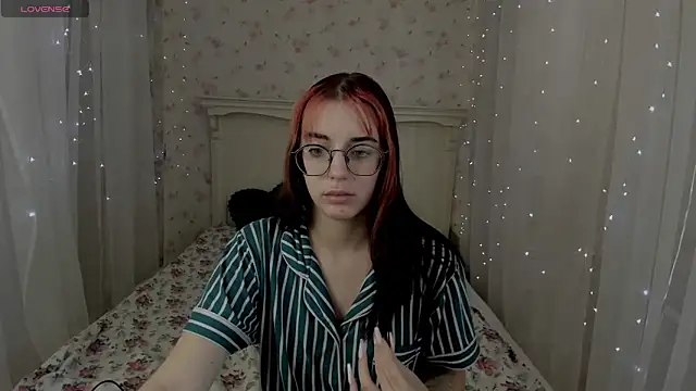 Snapshot of Leia_Moreno chatting on October 9, 2025, 3:07 am Leia Moreno online show from October 9, 2025, 3:07 am