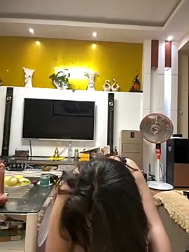 Snapshot of anna_yngs chatting on October 21, 2025, 11:20 am anna yngs online show from October 21, 2025, 11:20 am