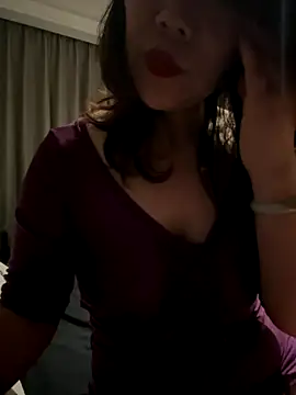 anna yngs online show from September 10, 2025, 12:15 pm
