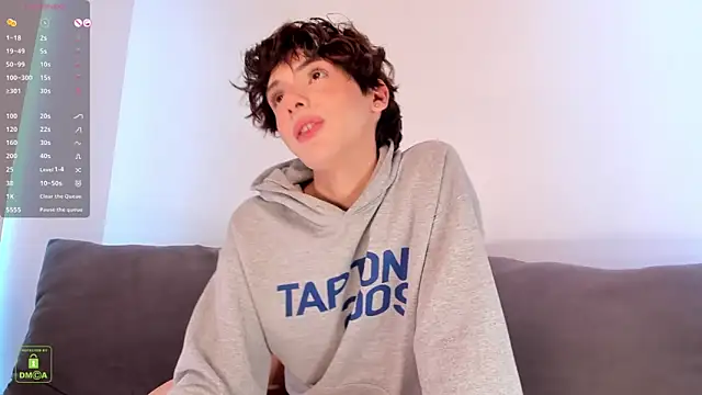 Snapshot of ColeStorm chatting on October 7, 2025, 8:54 pm ColeStorm online show from October 7, 2025, 8:54 pm