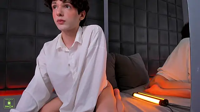 Snapshot of ColeStorm chatting on October 1, 2025, 9:18 pm ColeStorm online show from October 1, 2025, 9:18 pm