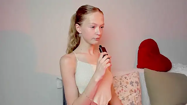 Kara smalltits online show from June 14, 2026, 12:39 pm