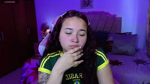 Snapshot of Leakitten chatting on September 11, 2025, 8:20 pm Leakitten online show from September 11, 2025, 8:20 pm