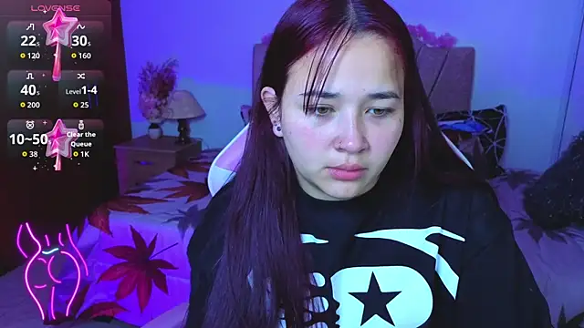 Snapshot of Leakitten chatting on September 18, 2025, 4:43 pm Leakitten online show from September 18, 2025, 4:43 pm