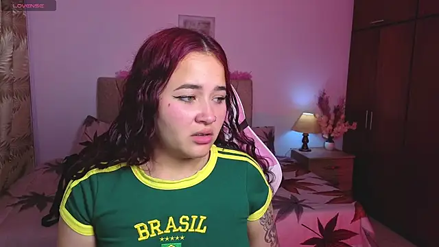 Leakitten online show from November 13, 2025, 8:24 pm