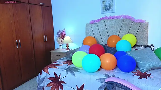 Snapshot of Leakitten chatting on September 22, 2025, 7:20 pm Leakitten online show from September 22, 2025, 7:20 pm