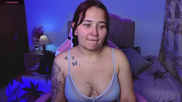 Snapshot of Leakitten chatting on September 29, 2025, 11:43 pm Leakitten online show from September 29, 2025, 11:43 pm