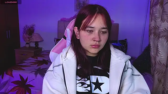 Snapshot of Leakitten chatting on September 17, 2025, 7:27 pm Leakitten online show from September 17, 2025, 7:27 pm