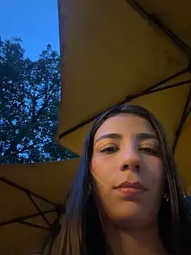 -juicy  online show from November 20, 2025, 10:42 pm