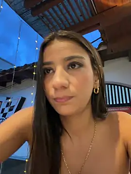 -juicy  online show from February 5, 2026, 11:11 pm