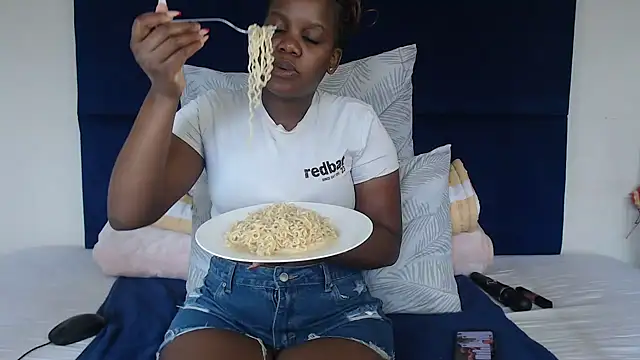 Diva-Lolah online show from October 27, 2025, 7:42 am