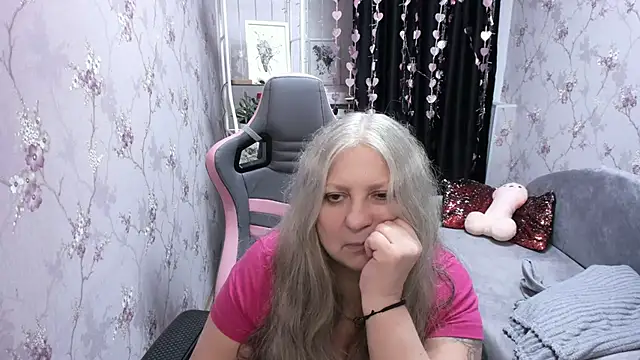 Snapshot of silver_moon_light chatting on October 2, 2025, 9:29 pm silver moon light online show from October 2, 2025, 9:29 pm