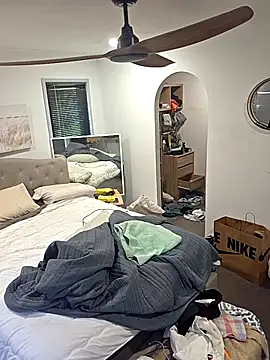 iamthepublickmasterbater online show from January 11, 2026, 6:42 am