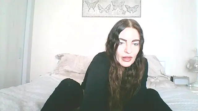 Snapshot of EllaKent chatting on February 24, 2026, 3:35 pm EllaKent online show from February 24, 2026, 3:35 pm