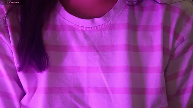 NidhiChandra online show from April 28, 2026, 6:51 am