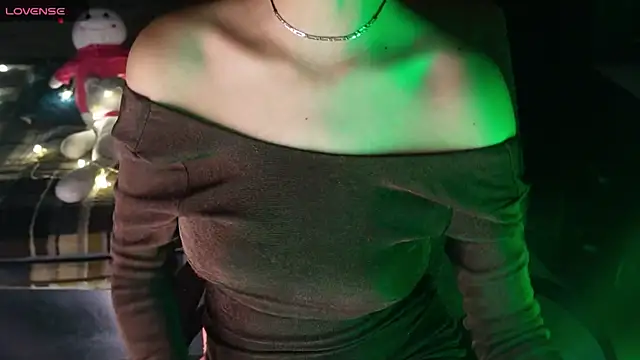 NidhiChandra online show from December 19, 2025, 9:44 am