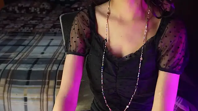 NidhiChandra online show from October 10, 2025, 9:10 am