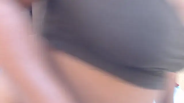 AfricanQueenxx40 online show from December 17, 2025, 6:24 pm