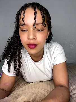 Snapshot of Yasmin777_ chatting on January 7, 2026, 1:10 am Yasmin777 online show from January 7, 2026, 1:10 am