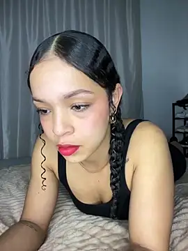 Snapshot of Yasmin777_ chatting on November 26, 2025, 11:27 pm Yasmin777 online show from November 26, 2025, 11:27 pm