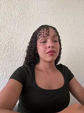 Yasmin777  online show from April 7, 2026, 9:38 pm