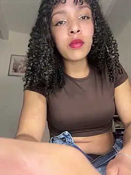 Yasmin777  online show from April 18, 2026, 12:13 am