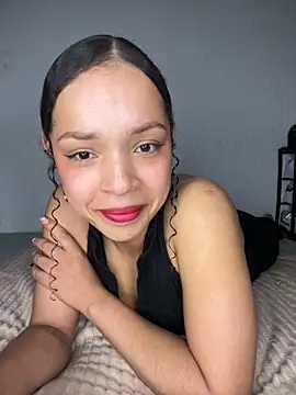 Snapshot of Yasmin777_ chatting on December 3, 2025, 10:42 pm Yasmin777 online show from December 3, 2025, 10:42 pm