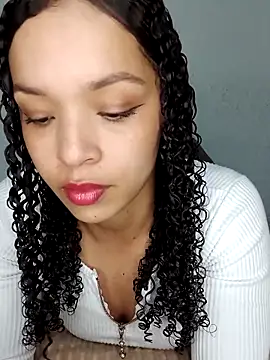 Snapshot of Yasmin777_ chatting on December 18, 2025, 12:38 am Yasmin777 online show from December 18, 2025, 12:38 am