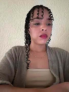 Snapshot of Yasmin777_ chatting on June 24, 2026, 11:02 pm Yasmin777 online show from June 24, 2026, 11:02 pm