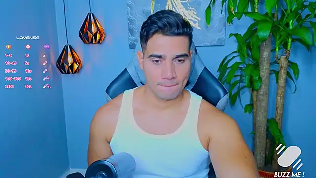 Snapshot of AndresR3 chatting on September 28, 2025, 1:45 am AndresR3 online show from September 28, 2025, 1:45 am