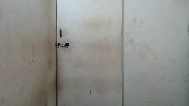 Snapshot of SweetSlender01 chatting on October 20, 2025, 9:59 pm SweetSlender01 online show from October 20, 2025, 9:59 pm