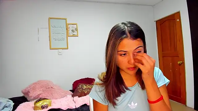 Snapshot of Ana__Pink chatting on October 4, 2025, 12:34 am Ana Pink online show from October 4, 2025, 12:34 am