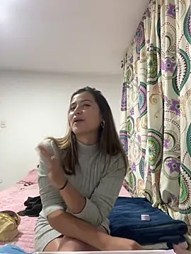 Snapshot of Ana__Pink chatting on October 24, 2025, 12:42 am Ana Pink online show from October 24, 2025, 12:42 am